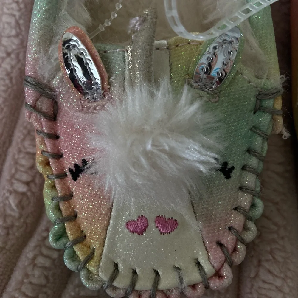 Self Esteem Capricorn footwear